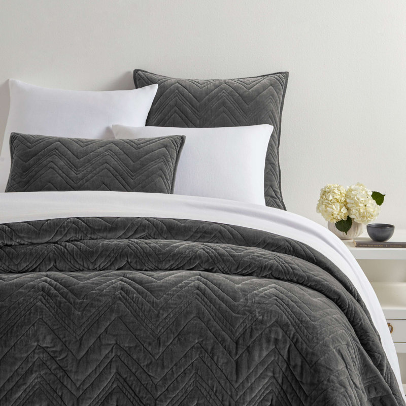 Brentwood Velvet Shale Quilt, Full/Queen Quilt