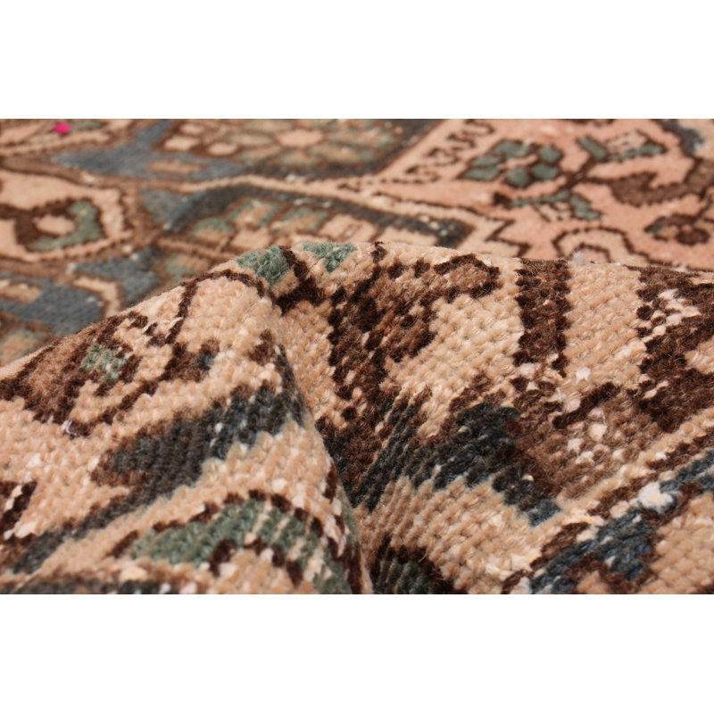 Tapis unique en laine 4 pi 3 po x 5 pi 9 po Walentyna