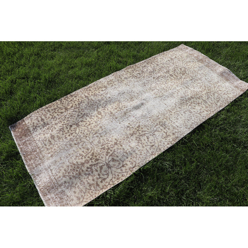 Tapis turc rétro fabriqué à la main dans un élégant motif floral beige et brun pour la décoration intérieure