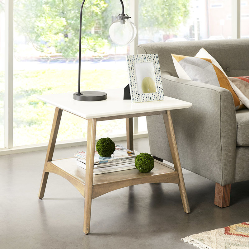 Table d'appoint au charme moderne - Structure et plateau en bois massif, étagère de style contemporain, harmonie douce, équilibre parfait
