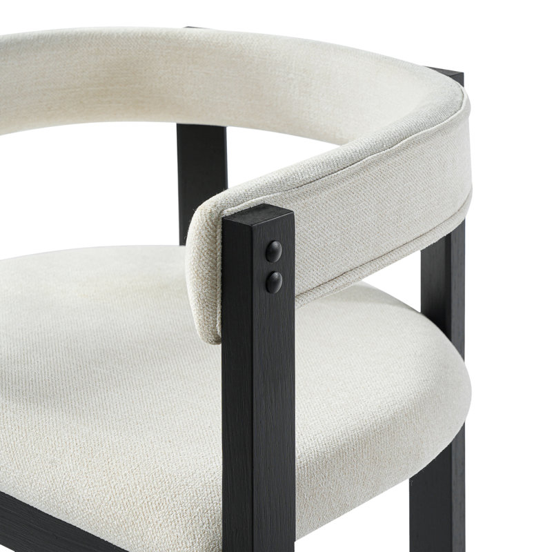 Chaise rembourrée en bois d'hévéa avec dossier demi-tonneau Marlow, Coussin beige, structure noire