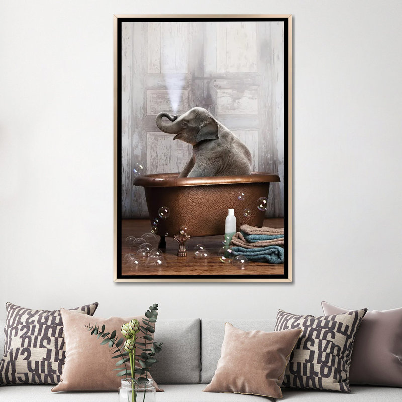 Éléphant dans la baignoire - impression d'art graphique, Pas de tapis, Toile encadrée champagne, H 60 po x l 40 po x P 1,5 po