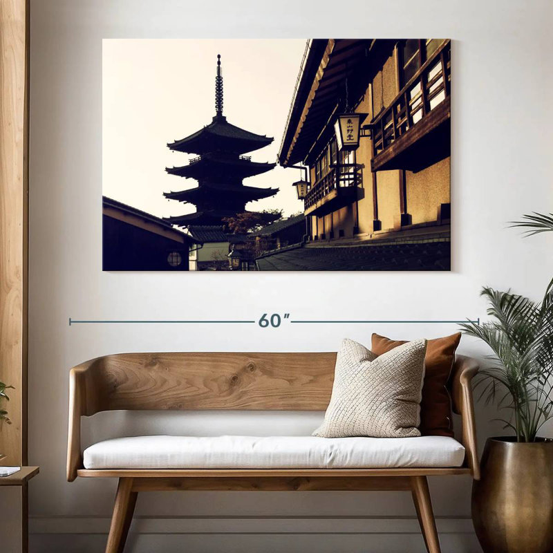 Silhouette du temple Adella Kofukuji, H 34 po x l 51 po