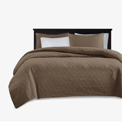 Quebec Reversible Quilt Set