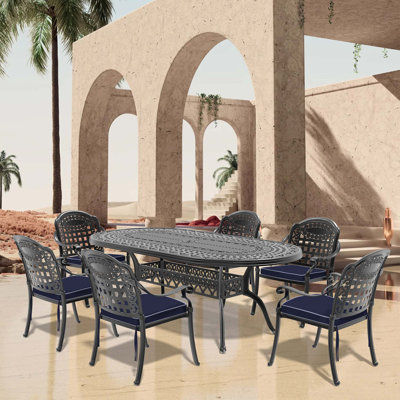 Ensemble de patio élégant en fonte d'aluminium avec chaises empilables et coussins résistants aux intempéries