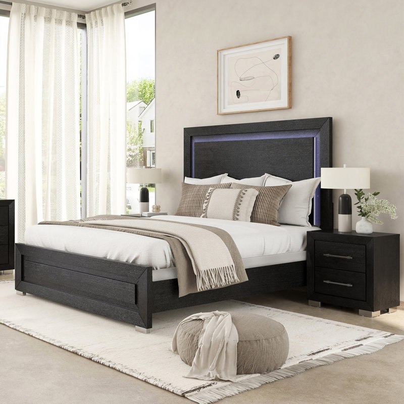 Hoggard 6-Piece Bedroom Set, Très grand, 3 Pcs: Bed, 2 Nightstands