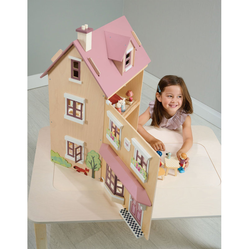 Countrysided Dollhouse