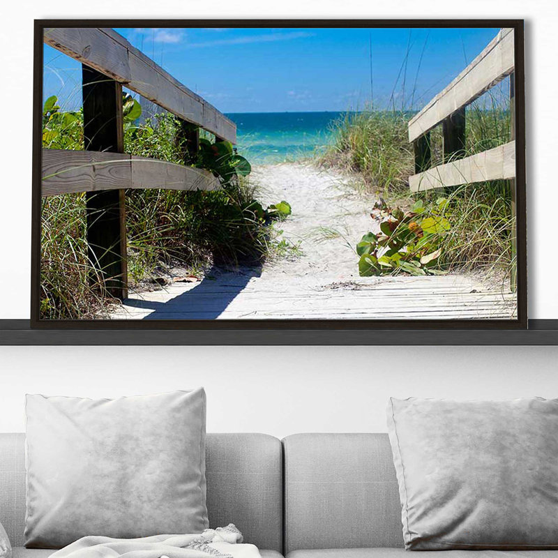 «Perfect Day II» par - photographie, H 39,5 po x l 63,5 po x P 2 po, Cadre flottant espresso