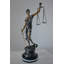 Statue en bronze de Lady Justice montée sur un marbre - Taille: L 14 po x l 16 po x H 32 po.