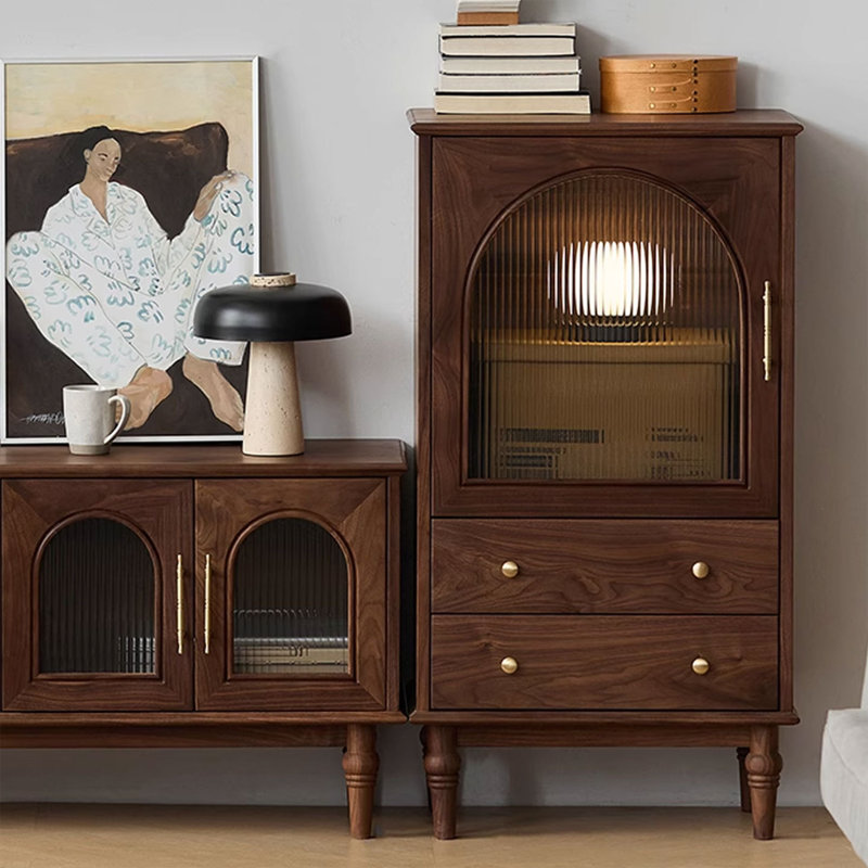 Petite armoire d'appoint à petite porte en verre