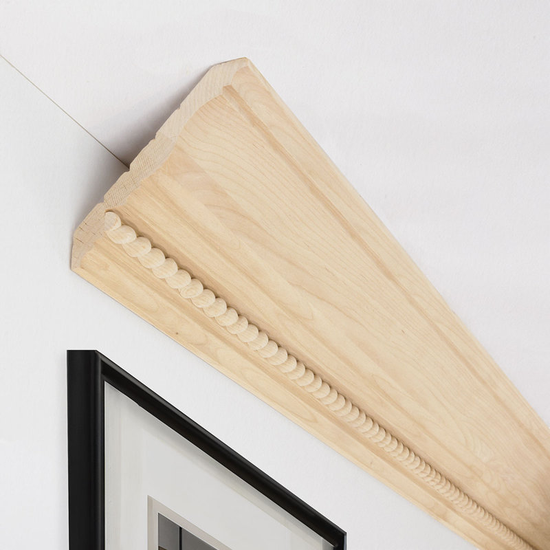 Moulure couronne en bois sculpté Andrea, Érable, H 4,75 po x l 94,5 po x P 4,875 po