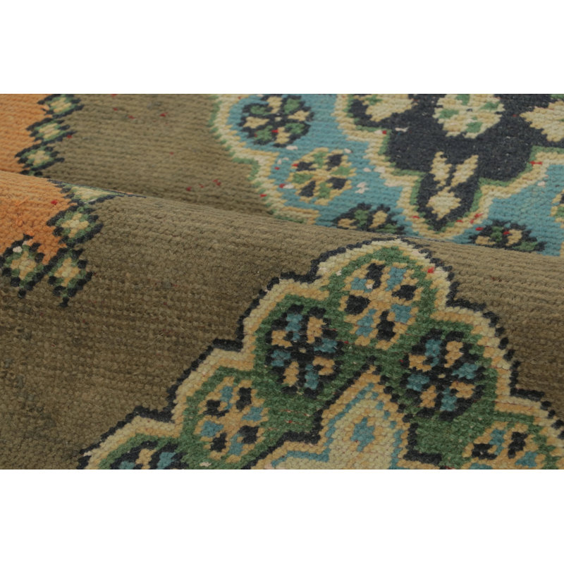 Vintage One-of-a-Kind 2'7x10' Area Rug