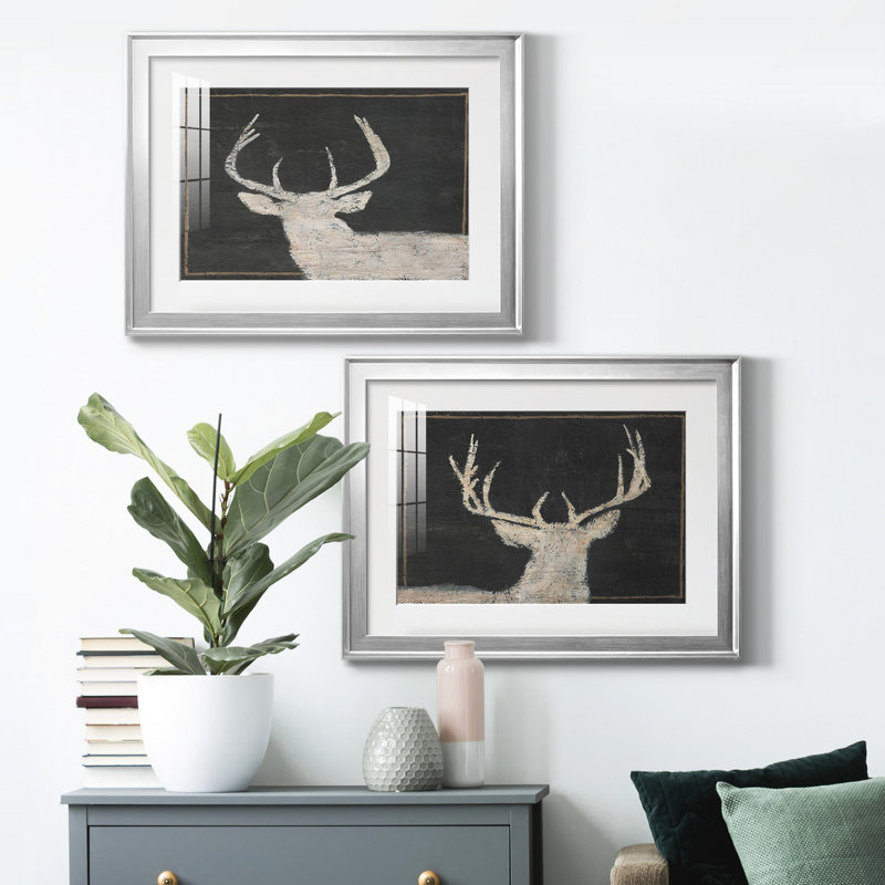 Brow Tine Deer I - ensemble de 2 reproductions de cadres photo, Cadre argenté, H 42,5 po x l 61 po x P 1 po
