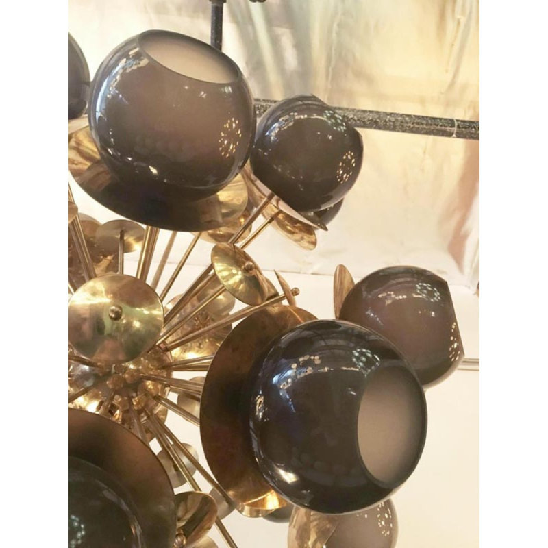 Lustre spoutnik clair en laiton Lampadina, Laiton antique, H 68 po x l 55 po x P 55 po, Ambre