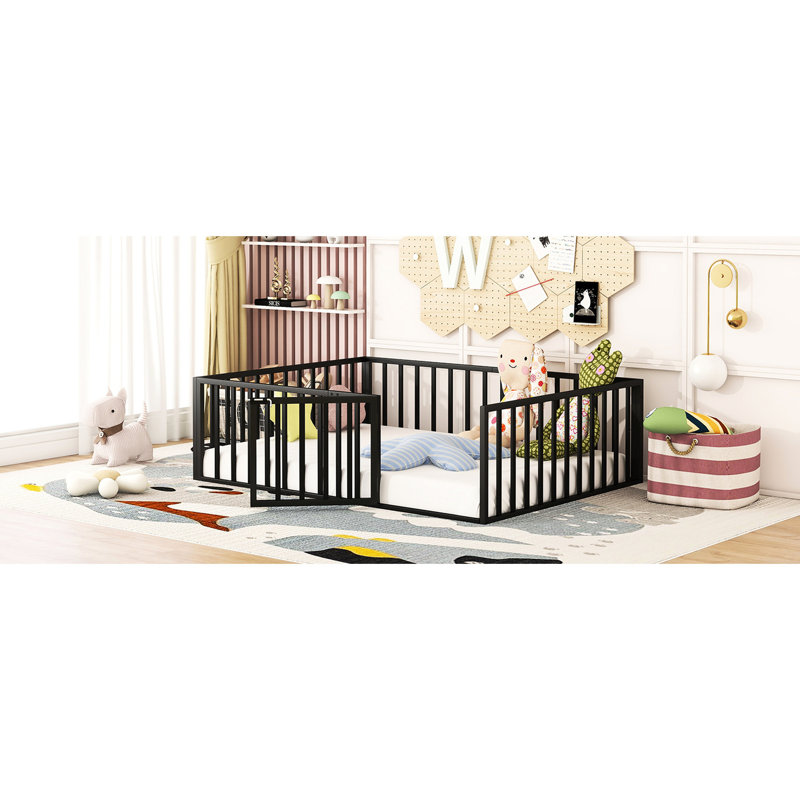 Lit de sol en métal noir avec porte et clôture -, polyvalent, ajoute du caractère à la clôture pleine grandeur de la chambre à coucher, porte, construction pour une utilisation prolongée