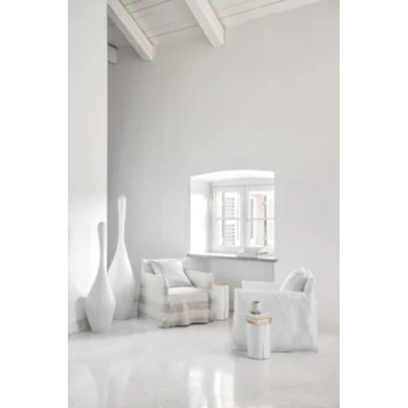Ghost 25 Armchair, 31.89" H x 22.44" W x 22.05" D