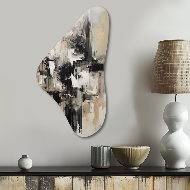 Art mural gris et noir intérieur de marbre II - forme abstraite de Boomerang en métal asymétrique, H 31 po x l 17 po