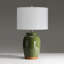 Lampe de table en céramique verte à 3 voies avec abat-jour tambour blanc
