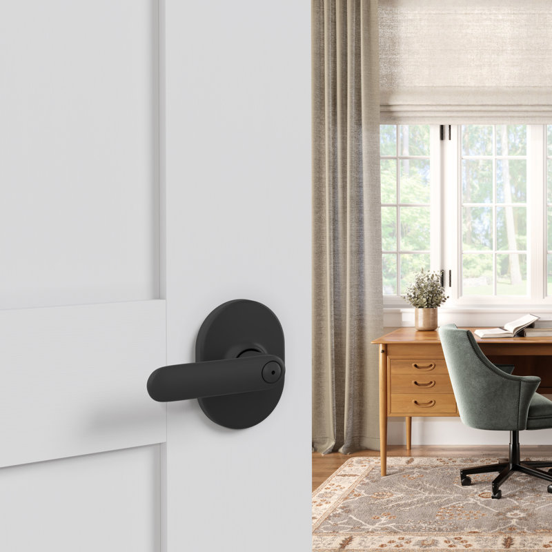 Davlin Lever With Remsen Trim Bed And Bath Lock, Matte Black
