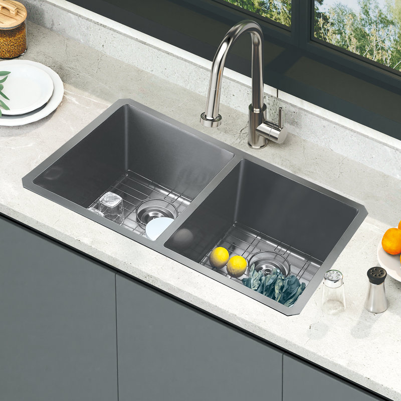 33 po Évier de cuisine à double cuve encastrable en acier inoxydable 304 avec finition à double drain et grilles inférieures