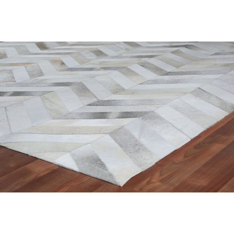 Natural Hide Cowhide Chevron Area Rug, Rectangle 8' x 11'