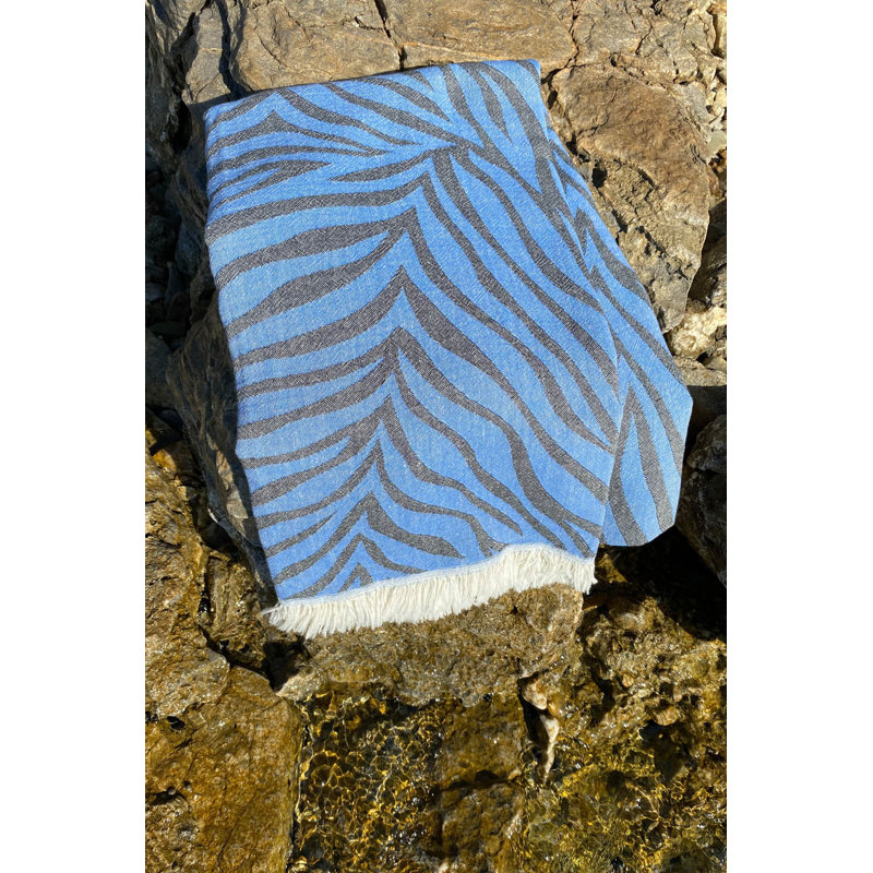 Luxueuse serviette de plage 100% coton Fouta, 35,4 po x 66,9 po | Hautement absorbant, doux et durable, 7,6 oz / pied carré | Lavable à la machine à 86-104 ° F, élégant design bleu | Parfait pour la plage, la piscine ou le spa