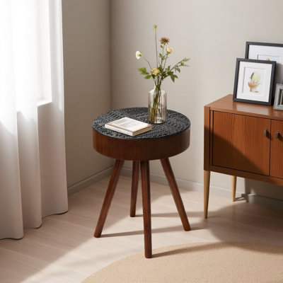 15.7-Inch Round Coffee Table With Carved Top, Ideal Small Drink Table For Small Spaces, Modern Accent Nightstand