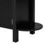Buffet en pin avec tablette extensible incurvée à deux niveaux, buffet moderne du milieu du siècle avec portes à texture ondulée verticale, grande table basse pour salle à manger et cuisine-491794589