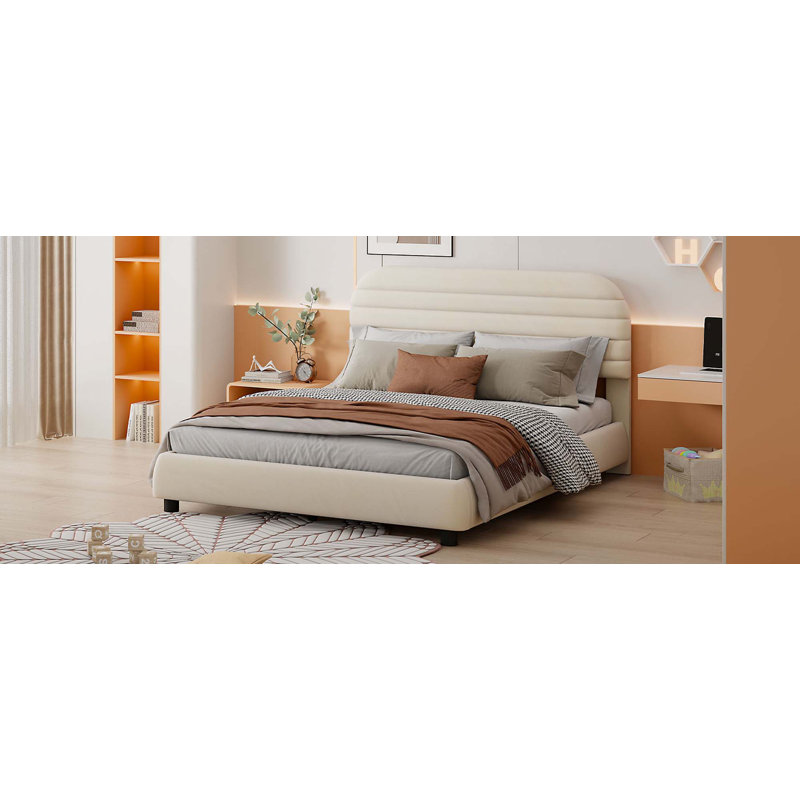 Grand lit plateforme tapissier en velours, structure solide et conception élégante en forme de courbe, Beige