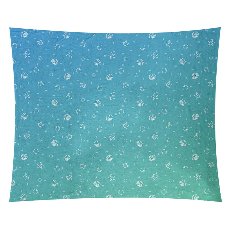 Tapisserie «Avicia Seashell» par Katelyn Elizabeth, H 27,5 po x l 37,5 po, Intérieur, Vert et bleu