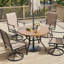 Table de jardin ronde avec revêtement imitation bois et trou pour parasol