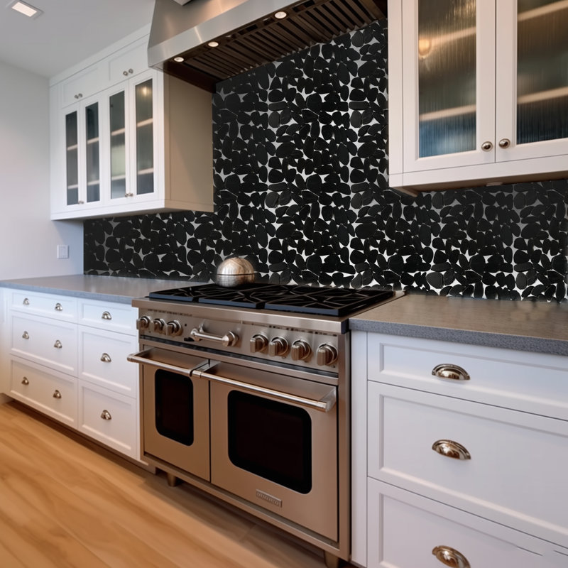 StoneCreek Pebble Mosaic Tile for Floors & Walls, 6 Pieces per Box, Black