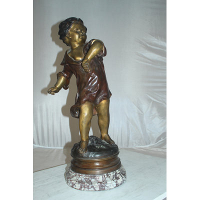 Statue de garçon debout en bronze Harwood sur base de marbre - Taille: L 10 po x l 12 po x H 26 po.