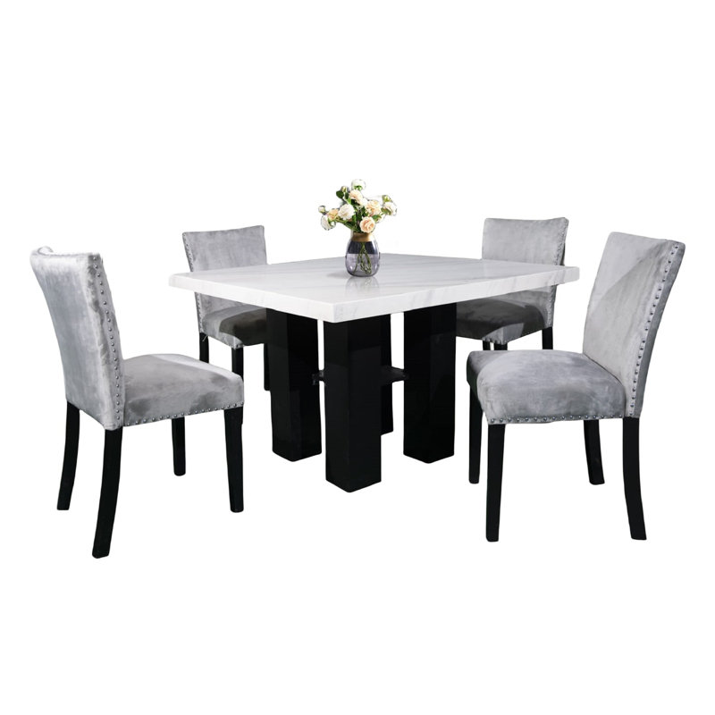 Ensemble repas pour quatre personnes, gris