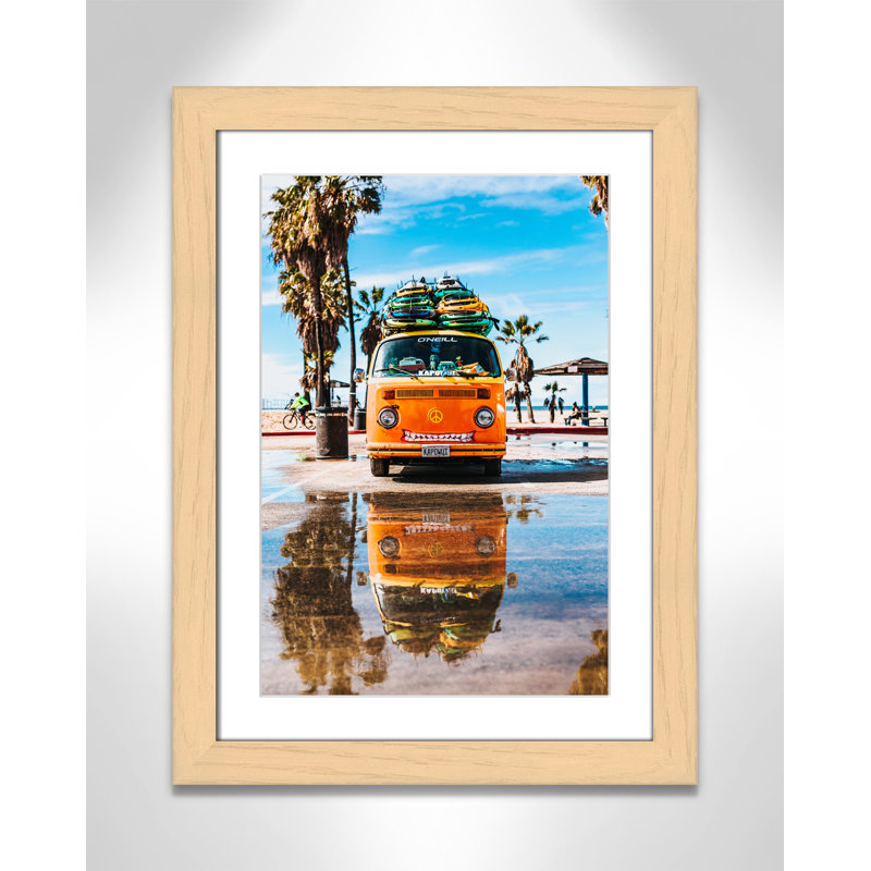 «Coastal Cruiser» par Tyler Nix, H 24,5 po x l 18,5 po x P 1,25 po, Cadre cubique naturel, Blanc mat