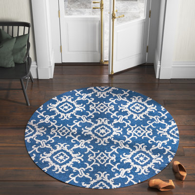 Vicksburg Blossom 104 Area Rug In Navy / Ivory