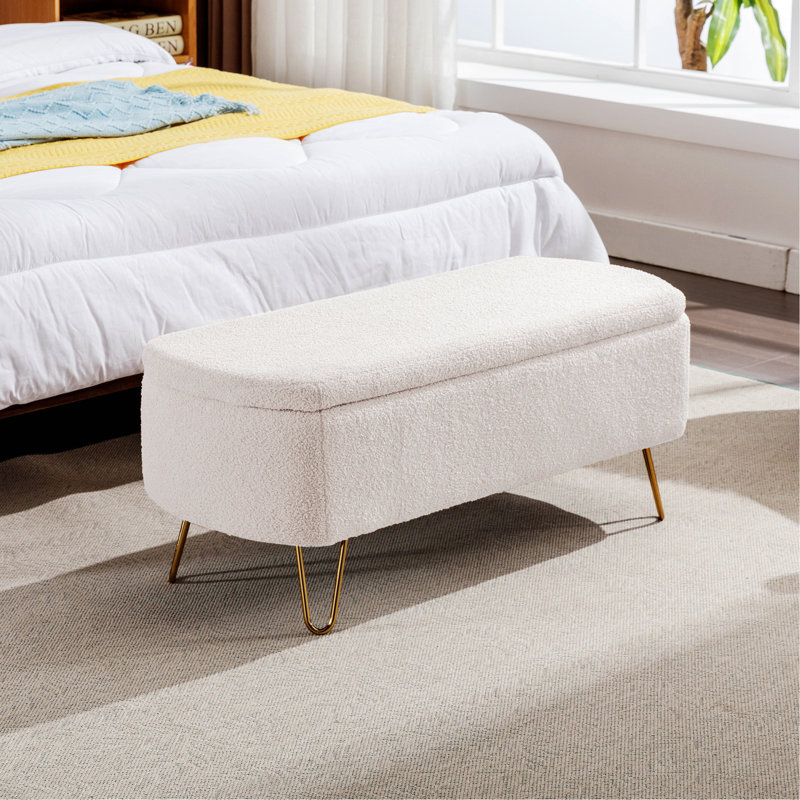 Repose-pieds rembourré avec banc de rangement Deshondra, Ivory Faux Fur