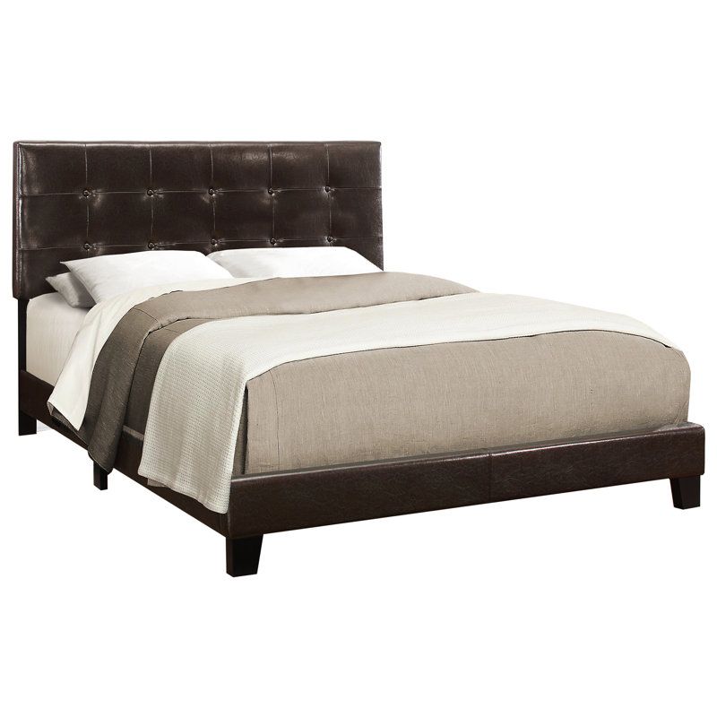 Grand lit plateforme tapissier brun avec une tête de lit élégante pour chambre à coucher