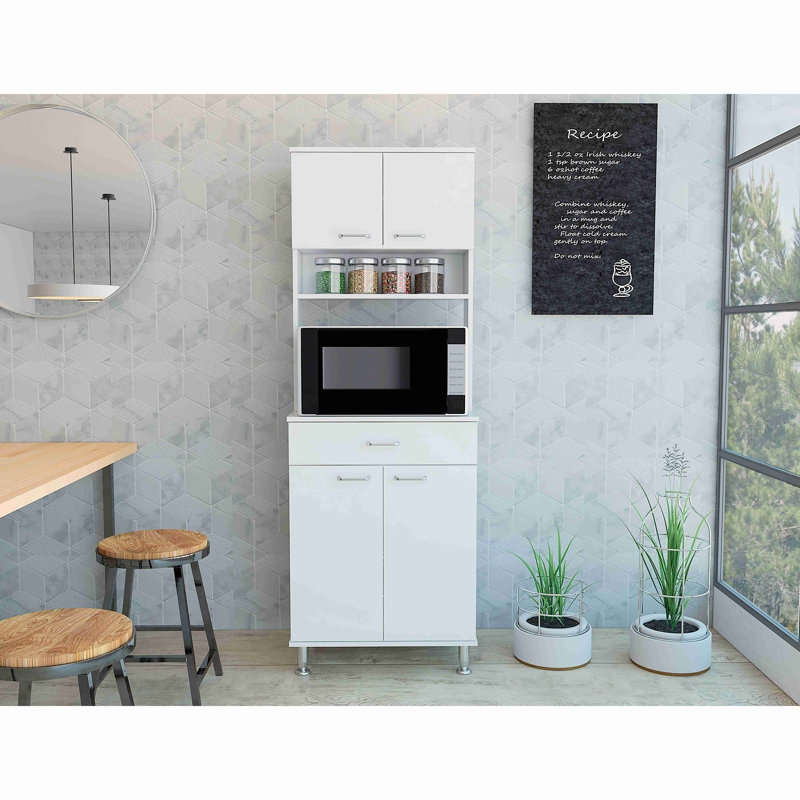 Garde-manger avec comptoir, rangement fermé et ouvert