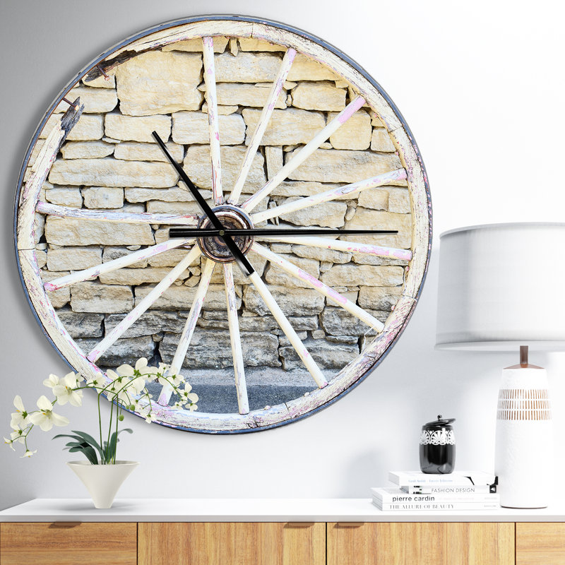 Horloge murale Swigart Farmhouse Designart, Moyen