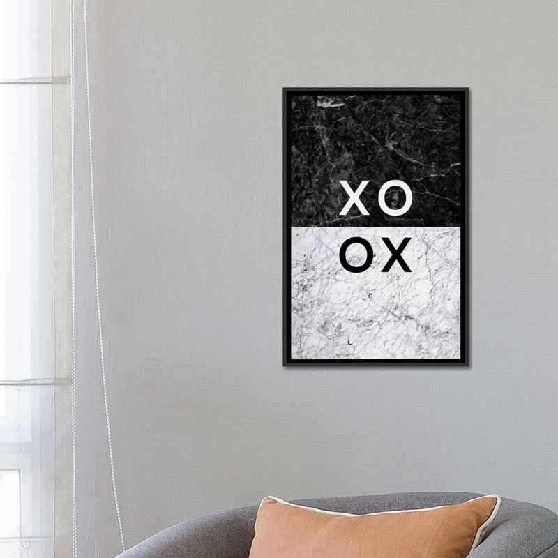 « XO B&W » par Orara studio-impression d’art graphique sur toile tendue, H 60 po x l 40po x P 1,5 po, Toile avec cadre noir