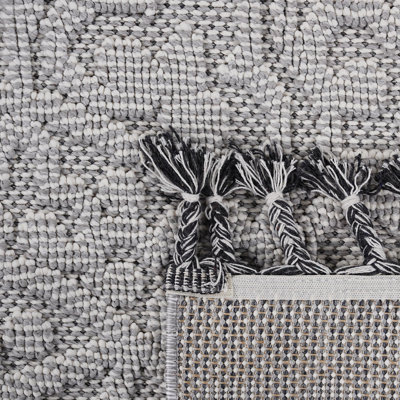 Loom & Medallion 4x6 Area Rug In White/, Stain-, Non-shedding, For Living Spaces, And Pet-, Easy To Clean, 4x6, Indoor Outdoor, Pet -, , Medium Pile