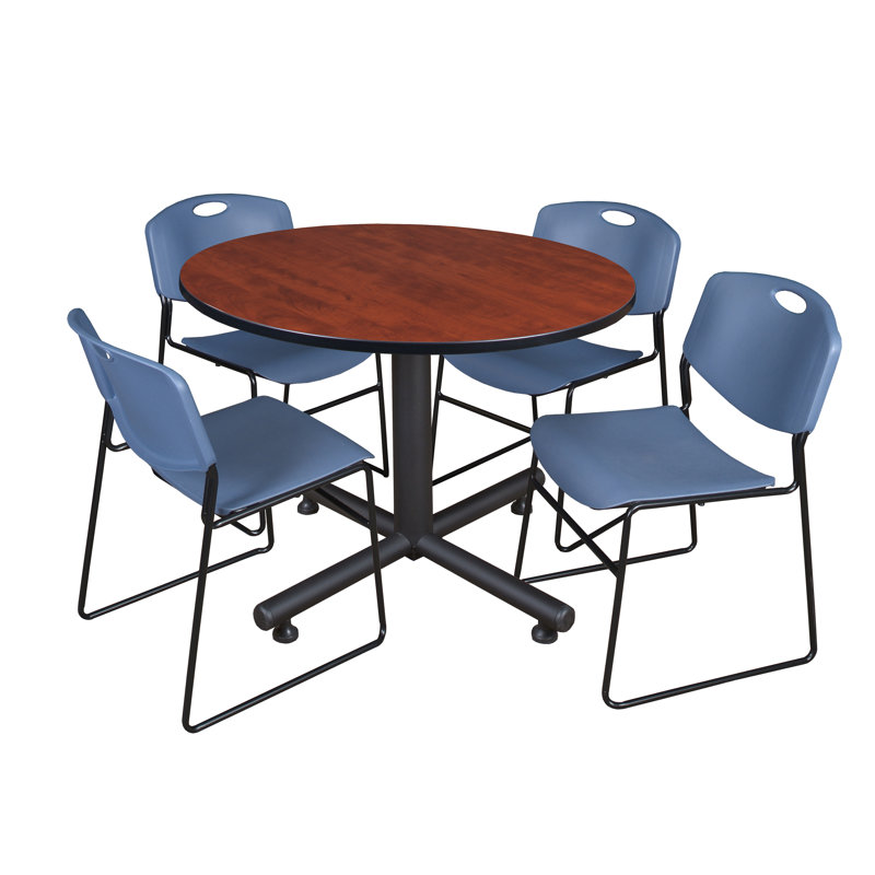 Nicklo break room table, 4 Zeng stackable chairs, Cerisier, Bleu