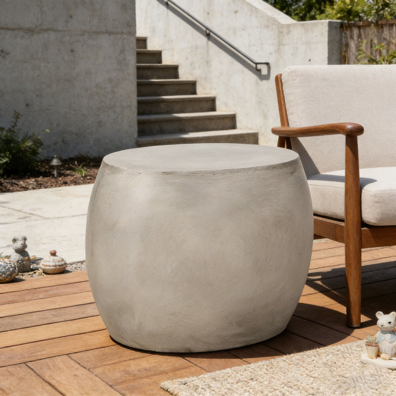 Table d'appoint d'extérieur en béton léger