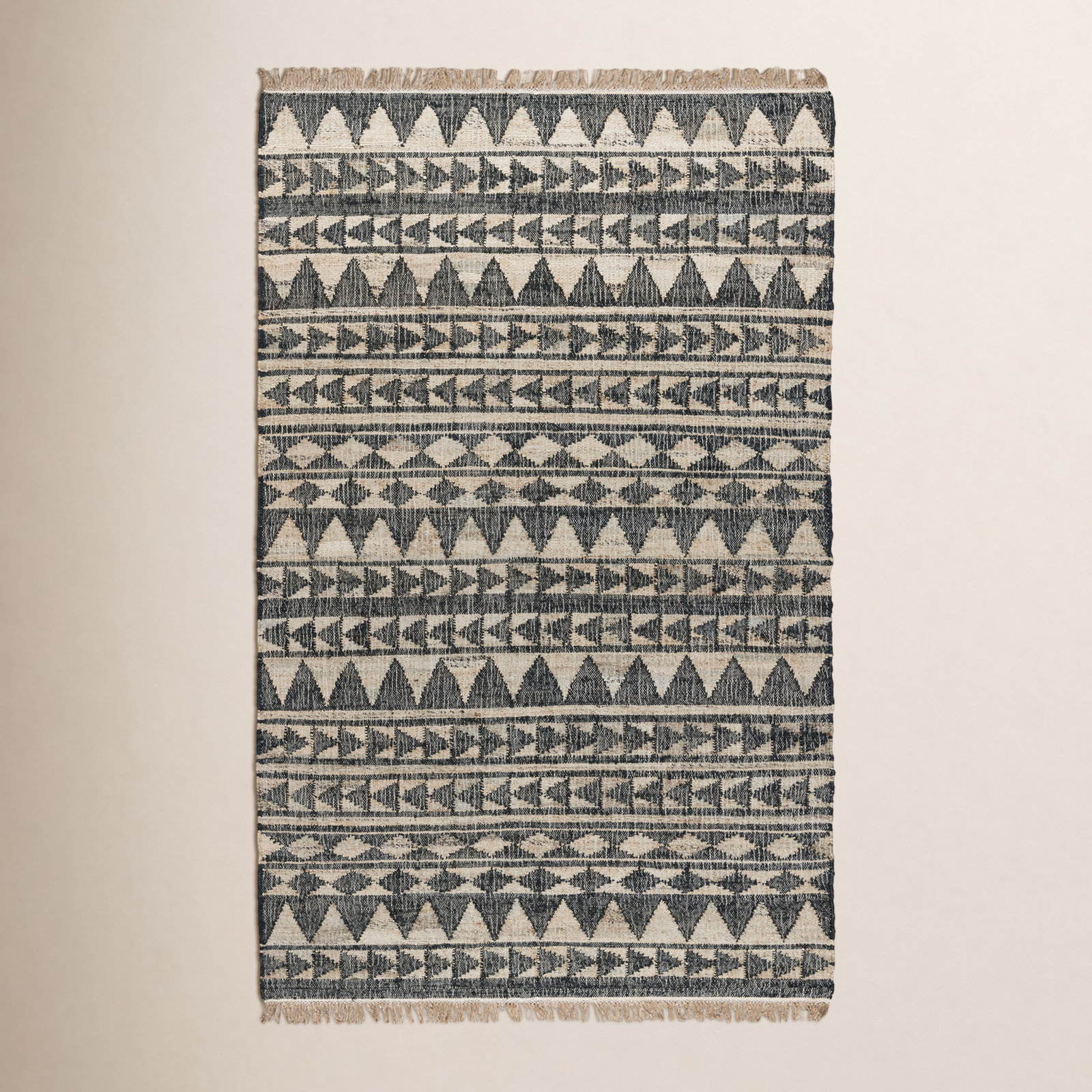 Camille Handmade Black/Beige Rug, Rectangle 2' x 3'