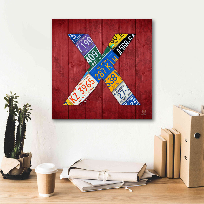 «X» par Design Turnpike, H 18 po x l 18 po x P 0,75 po