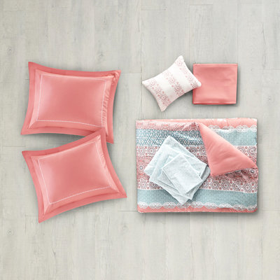 Coral Medallion Comforter - Full Size Print With Sheets