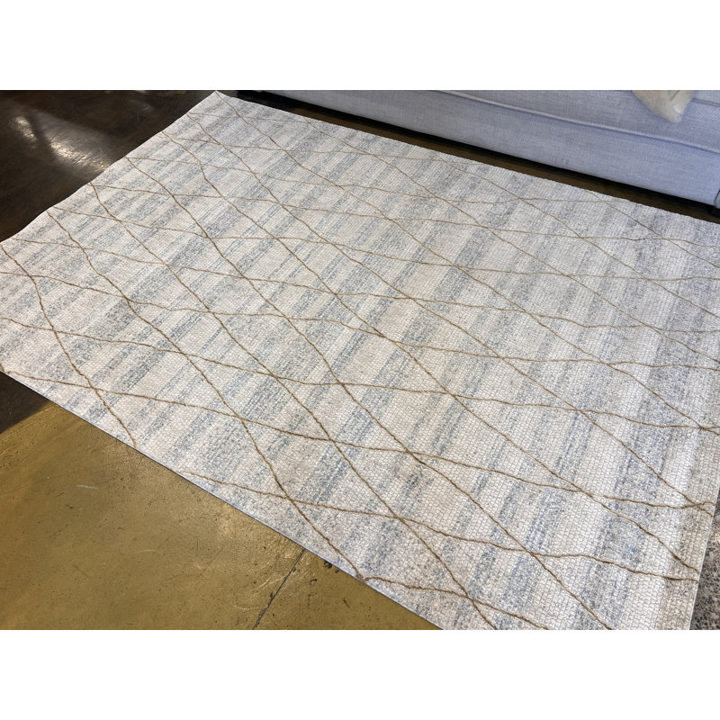 KAI 305, Rectangle 10' x 13'