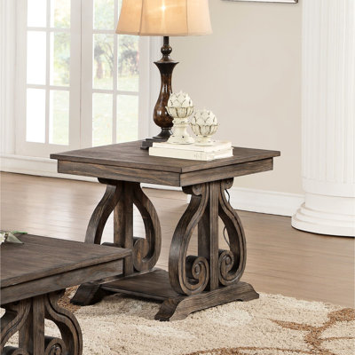 Table de bout en chêne foncé de style traditionnel avec tablette et aspect élégant au design unique