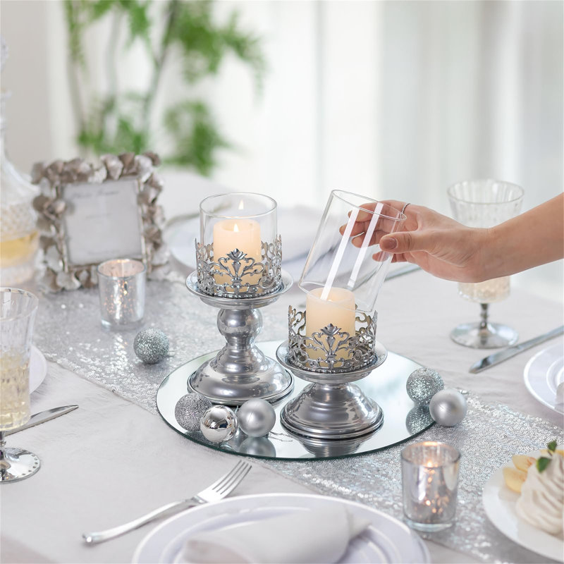 2 Pieces Metal Candlestick Set
